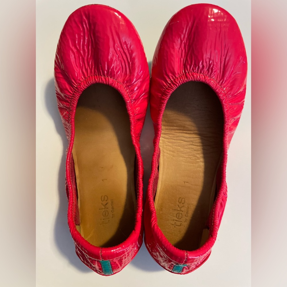 Size 1 Mini Razzleberry (Pink) Tieks